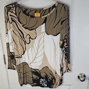 Ruby Rd. Women's Long Sleeve Top in Black, White, and Tan Leaf Print